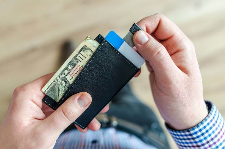 best minimalist wallet for men