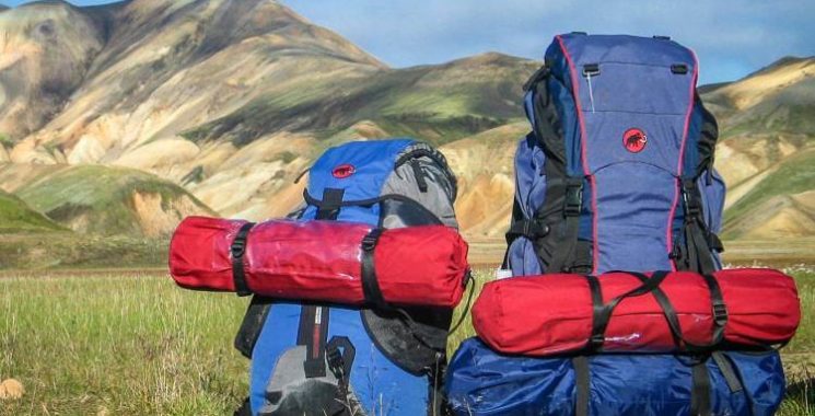 attach sleeping bag to backpack