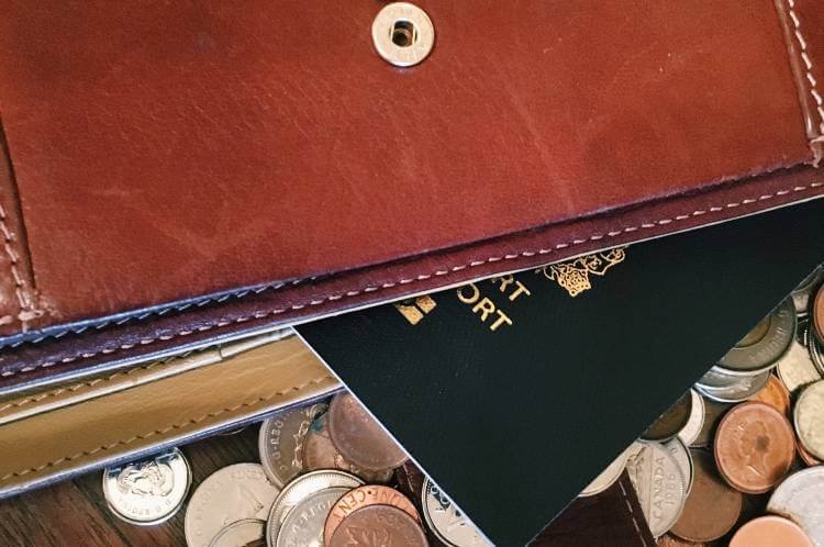 wallet with coin pocket