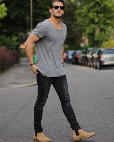 gray tee with black jeans