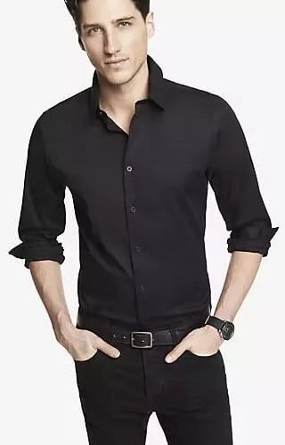 black shirt and black jeans