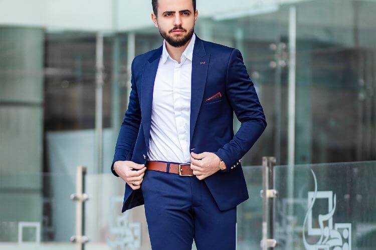what colors go with navy blue pants