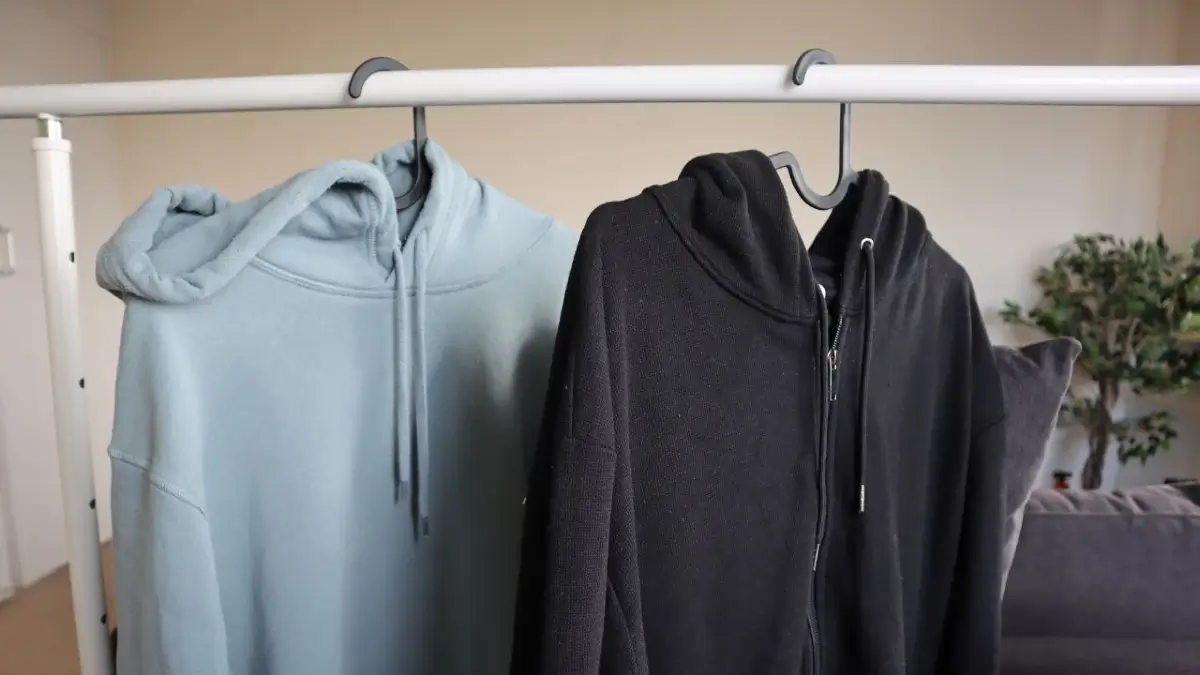 how zip up and pullover hoodies differ